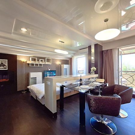 Найбільше Ліжко У Полтаві Мережа Alex Apartments Цілодобово Безконтактне Заселення Połtawa Zewnętrze zdjęcie